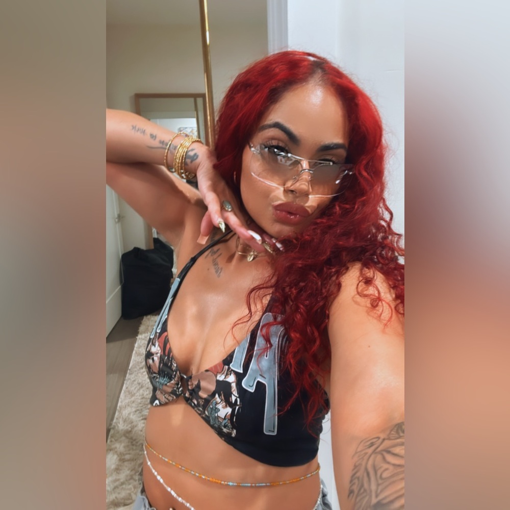 Meet your Posher, Destiny! IG @destinyiris__